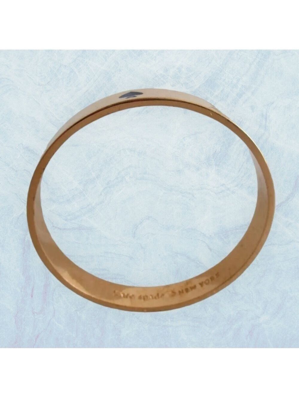 Kate Spade Gold Tone Royal Blue Enamel Spade Logo Bangle Vintage 0037 - Picture 3 of 6